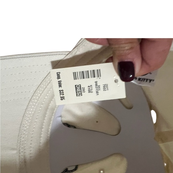 Hello Kitty Embroidered Character Head Art Adult White Baseball Cap NWT - Picture 7 of 7